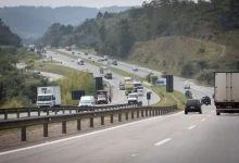 Viajar com segurança e alegria: dicas do Ipem-SP para evitar riscos em compras e ao dirigir, incluindo verificação de condições do veículo, kit de primeiros socorros e respeito às normas de trânsito.