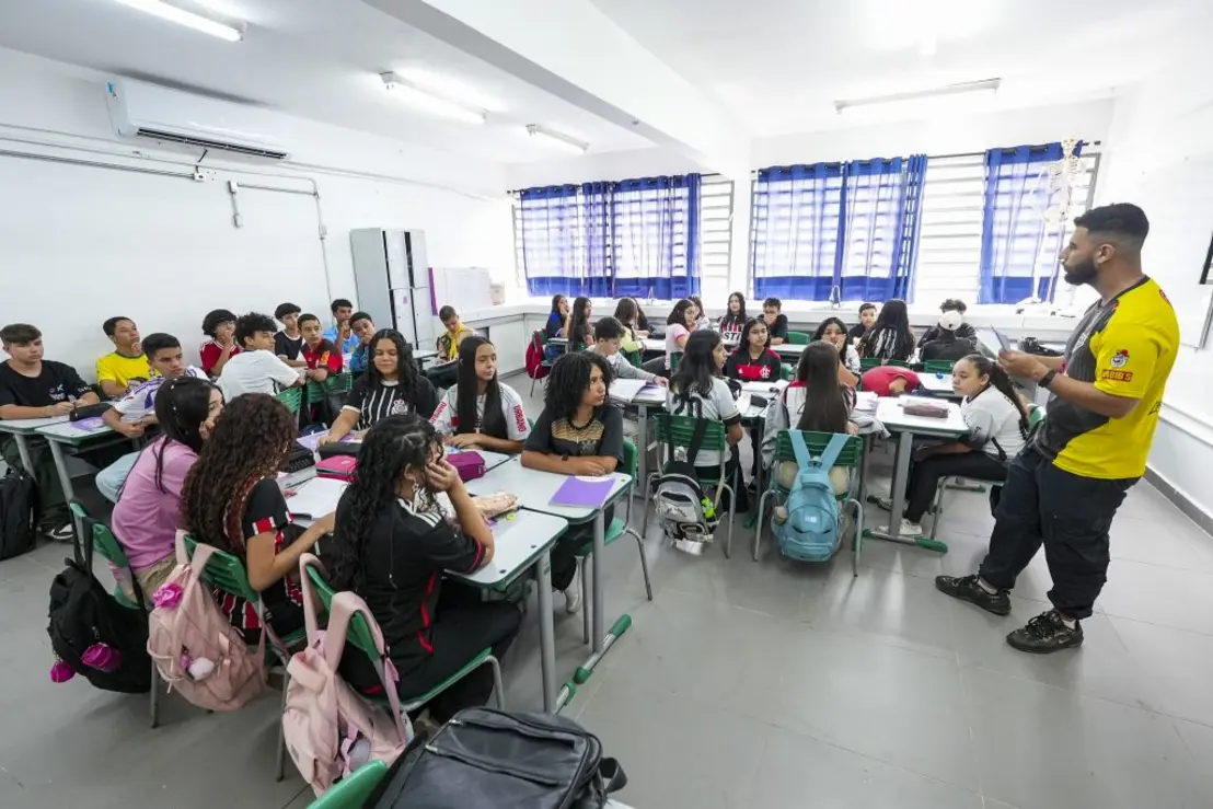 28 mil estudantes da Baixada Santista avançam para a segunda fase da Olimpíada Interpreta SP. As provas acontecem de 25 a 27 de agosto. A competição estimula o conhecimento e o domínio da língua portuguesa, reunindo alunos do 6º ano do Ensino Fundamental até a 3ª série do Ensino Médio.