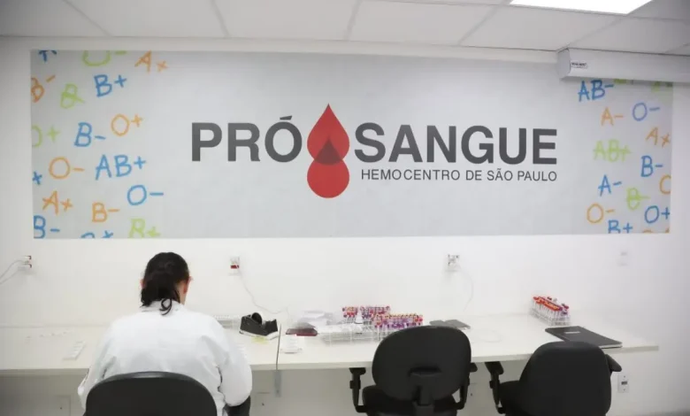 Doação de Plaquetas: Protegendo a Vida dos Pacientes 1 Doação de plaquetas é essencial para pacientes com câncer, doenças sanguíneas e após transplantações. O Pró-Sangue incentiva a doação e explica como funciona o processo, garantindo a segurança e a qualidade de vida dos pacientes.