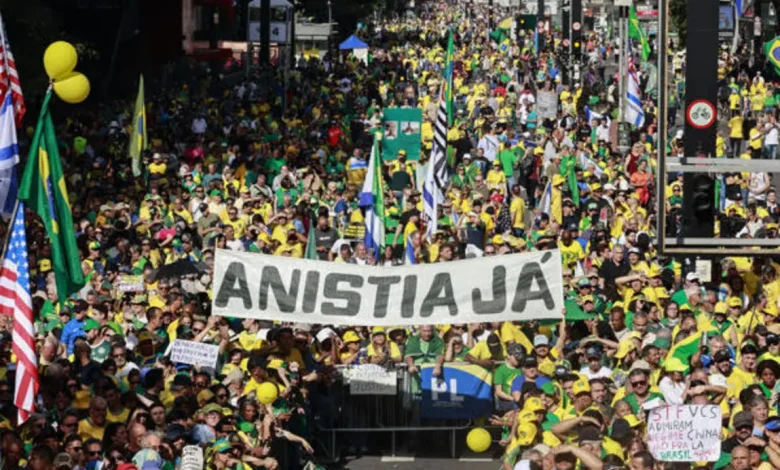 Neste domingo, apoiantes do ex-presidente e organizações vão às ruas para reivindicar liberdade de expressão e democracia, contra medidas governamentais que ameaçam a liberdade e autonomia dos cidadãos.