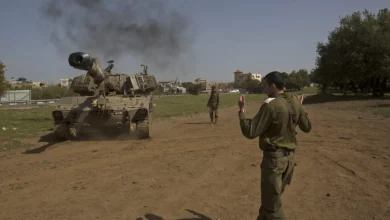 Israel realiza ataque aéreo no sul da Síria para impedir avanço de grupos rebeldes considerados terroristas e proteger a fronteira e a população civil, após ameaças à segurança nacional.
