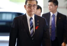 Japão enfrenta uma crise política com o governo do primeiro-ministro Shigeru Ishiba correndo o risco de perder o controle da Câmara Alta, o que pode ter consequências negativas para a economia e a credibilidade do governo.