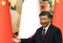 China solicita cooperação de diretora de Wells Fargo em investigação criminal, destacando a importância da colaboração internacional em questões criminais e a disposição da China em trabalhar com autoridades estrangeiras para promover a justiça.