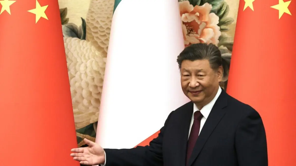 China solicita cooperação de diretora de Wells Fargo em investigação criminal, destacando a importância da colaboração internacional em questões criminais e a disposição da China em trabalhar com autoridades estrangeiras para promover a justiça.