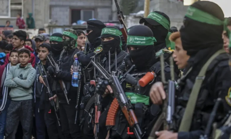 Grupo terrorista Hamas surpreende defendendo relatora da ONU sancionada por EUA. A escolha pode ser uma estratégia para reforçar posição política e influenciar opinião pública, ou demonstrar apoio à justiça e promoção dos direitos humanos.