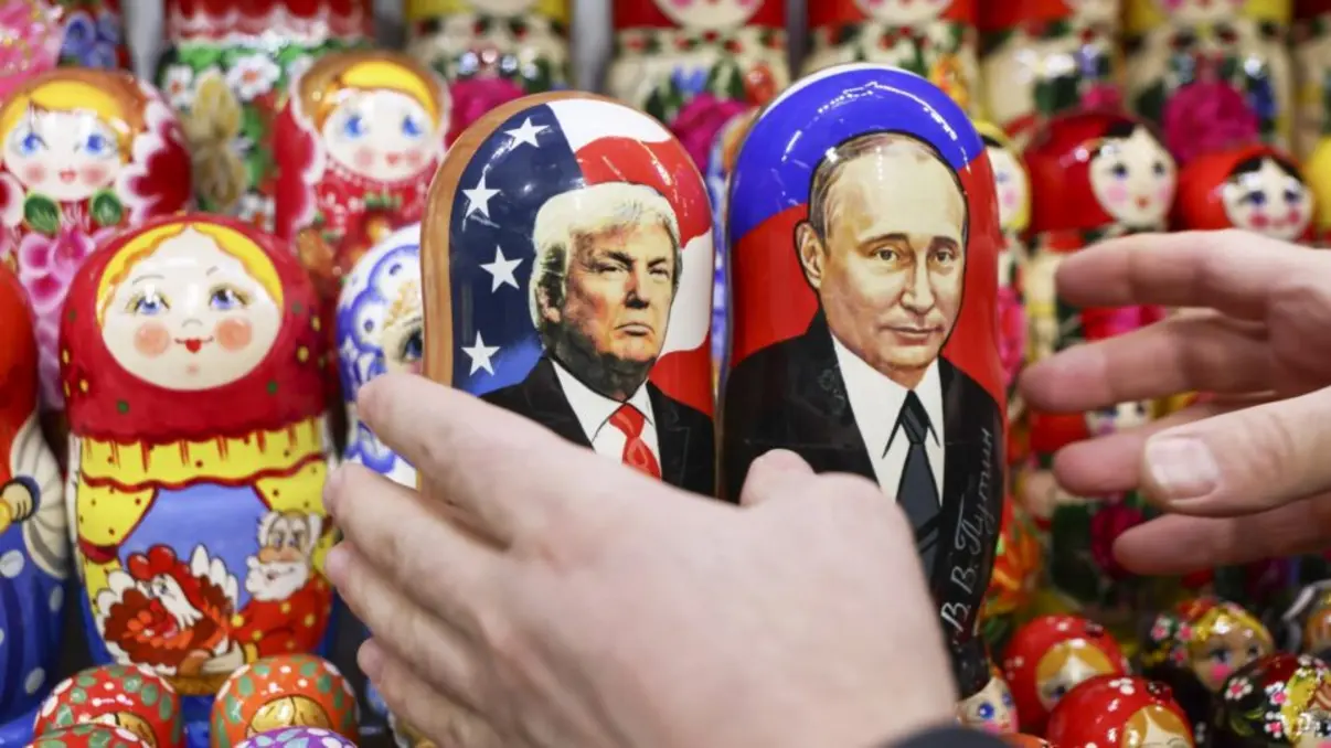 A tensão política entre líderes mundiais aumenta com a declaração controversa de Donald Trump sobre a crise russo-ucraniana, ameaçando impor tarifas severas à Rússia se Putin não negociar um acordo de paz dentro de 50 dias.