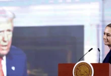 Trump prorrogou por 90 dias tarifas em produtos mexicanos, incluindo fentanil, automóveis, aço, alumínio e cobre. A decisão após conversa com a presidente mexicana, Claudia Sheinbaum, visa resolver complexidades comerciais e fronteiriças entre os países.