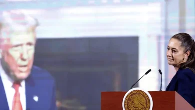 Trump prorrogou por 90 dias tarifas em produtos mexicanos, incluindo fentanil, automóveis, aço, alumínio e cobre. A decisão após conversa com a presidente mexicana, Claudia Sheinbaum, visa resolver complexidades comerciais e fronteiriças entre os países.