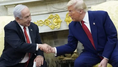 Israel e Autoridade Nacional Palestina buscam acordo de paz em Gaza, mas complexidade do conflito e diferenças sobre o futuro da região tornam o processo difícil.