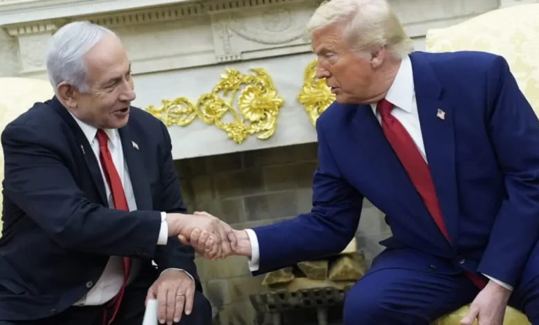 Israel e Autoridade Nacional Palestina buscam acordo de paz em Gaza, mas complexidade do conflito e diferenças sobre o futuro da região tornam o processo difícil.