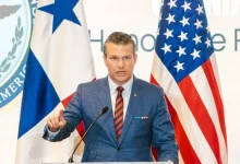 O Pentágono, símbolo de segurança e estabilidade, enfrenta polêmica com possibilidade de contratação de trabalhadores chineses baratos. O secretário de Defesa, Pete Hegseth, veto a ideia, garantindo segurança nas mãos de profissionais qualificados e respeitados.