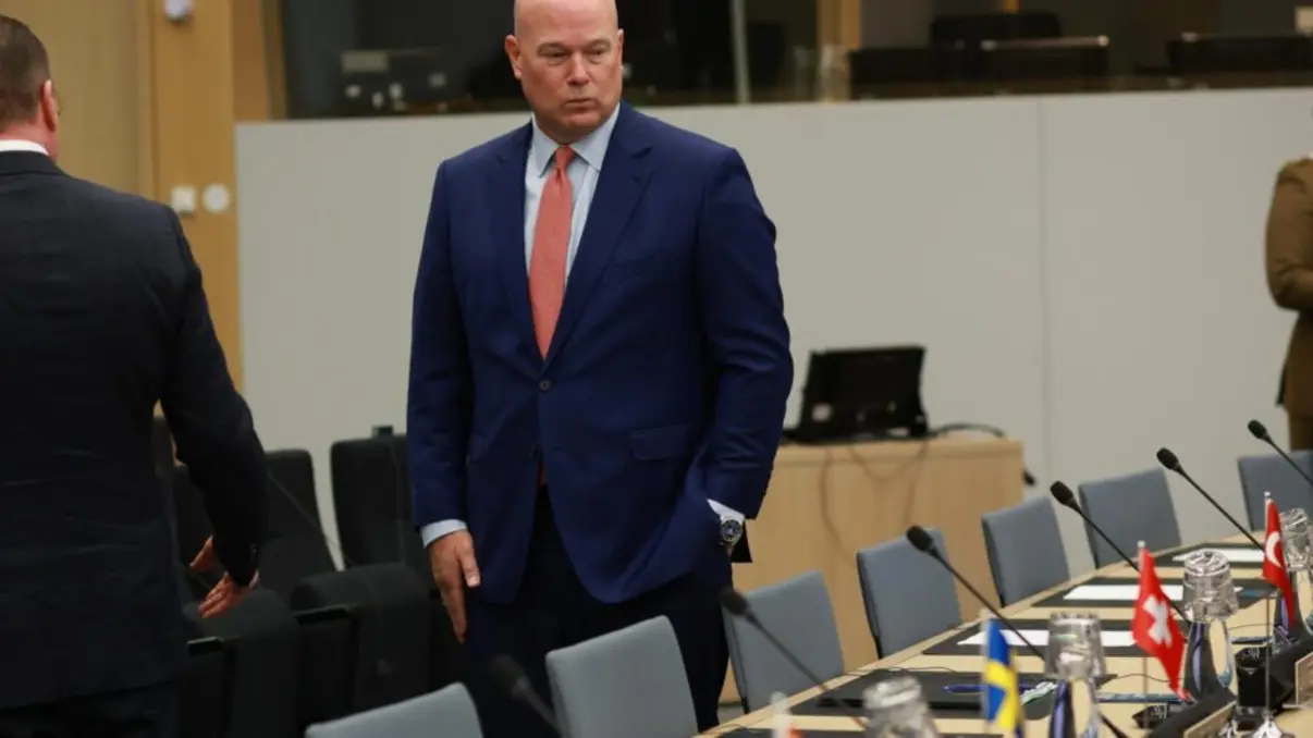 Ucrânia vive um conflito armado entre governo e repúblicas separatistas apoiadas pela Rússia, afetando milhões. O embaixador dos EUA fez uma declaração que gerou polêmica, responsabilizando Brasil, China e Índia pela morte de civis ucranianos.