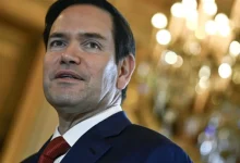 Inteligência Artificial: um criminoso imita voz e estilo de Marco Rubio, exemplo da capacidade de usar tecnologia para fins mal intencionados, e consequências graves no mundo digital.