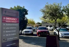 Homem morre de Peste Negra no deserto arido do Arizona, causando alarme entre especialistas em saúde pública. Investigação em andamento para determinar como ele foi infectado e como a doença pode ter sido transmitida a outros.
