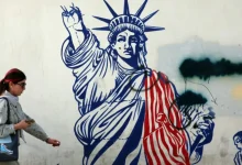 Iran, um país frágil e dependente do petróleo, se sente ameaçado pela possibilidade de restabelecimento das sanções da ONU, que têm impacto severo na sua economia e a vida dos cidadãos.