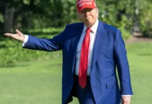 Donald Trump anuncia tarifas sobre produtos brasileiros em resposta a disputa comercial sobre produção de soja e outros produtos agrícolas, potencialmente afetando economia e política entre os dois países.