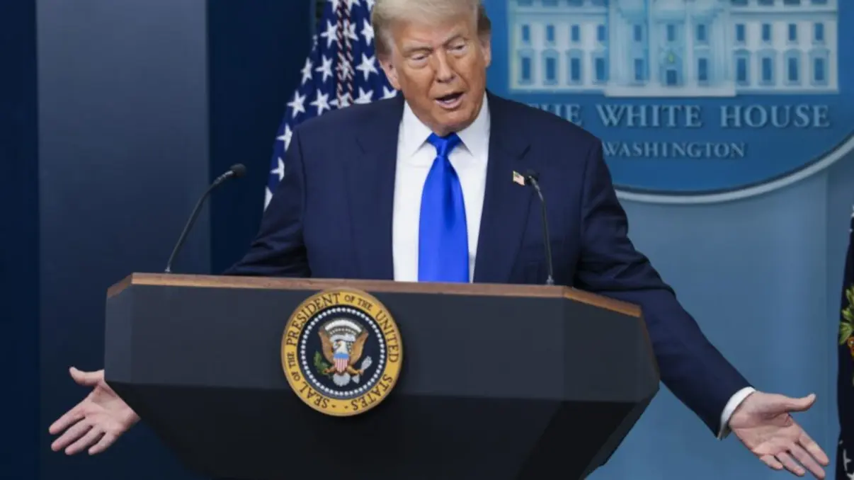 O bloqueio de uma ordem executiva de Donald Trump que restringia a cidadania por nascimento revela a complexidade do debate sobre imigração nos EUA, com questões de segurança nacional, economia e direitos humanos em jogo.