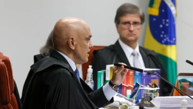 A análise das alegações no STF sobre o episódio do dia 8 de janeiro de 2023 revela um debate complexo sobre ato assinado, violência e envolvimento do ex-presidente Jair Bolsonaro.