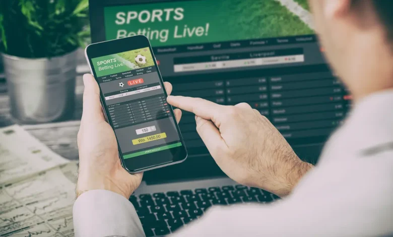 Jogadores e treinadores de futebol devem ser mais cuidadosos e responsáveis com suas ações, pois a falta de ética e disciplina pode levar a consequências graves, afetando a carreira e imagem do esporte.
