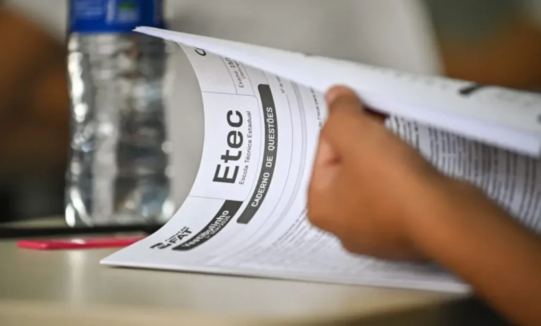 Prova do Vestibulinho das Etecs: cerca de 64 mil candidatos irão realizar a avaliação no próximo domingo, um momento crucial para ingressar nas escolas técnicas do Estado de São Paulo, oferendo formação de alta qualidade em áreas como eletrônica, mecânica e enfermagem.