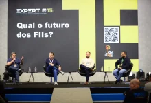 Especialistas em FIIs discutem desafios regulatórios e perspectivas positivas do mercado diante da força do IFIX. Análise sobre resiliência, diversificação e impacto de políticas públicas.