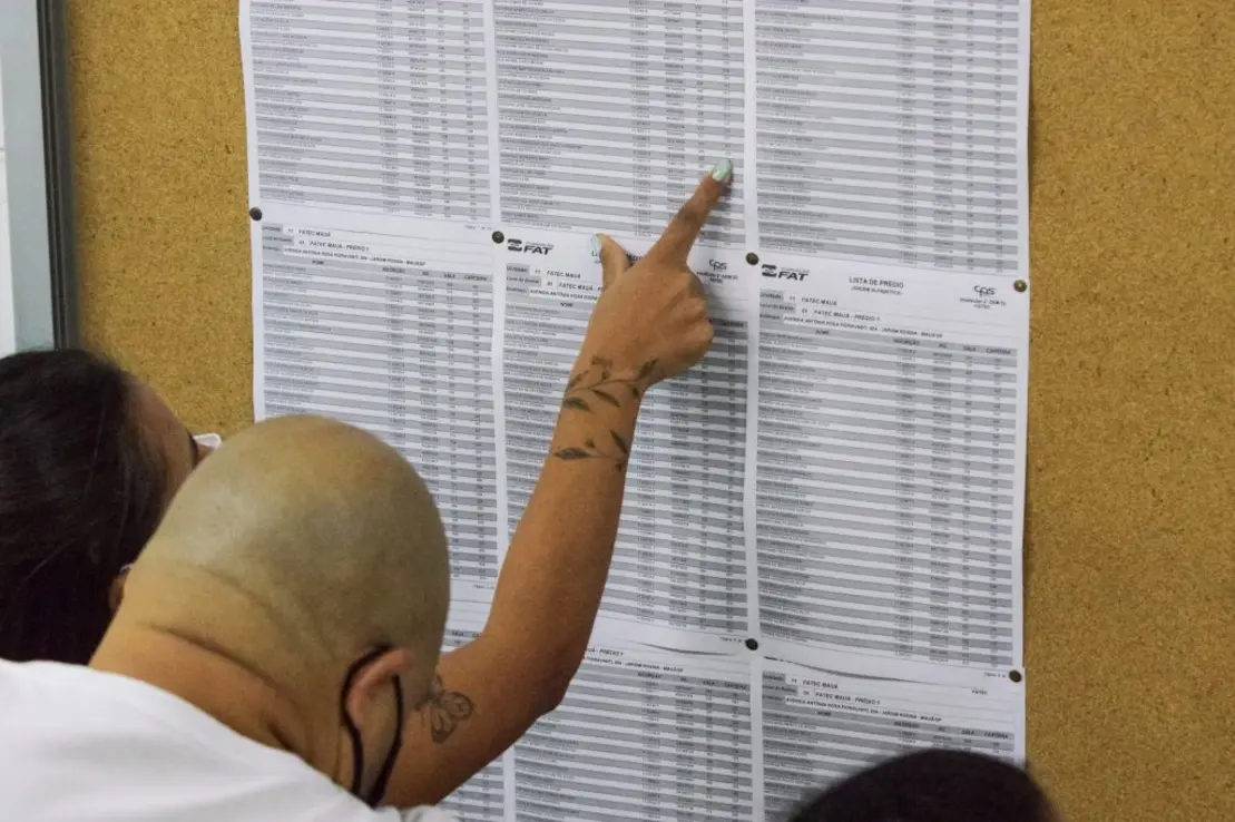Aula final! Fatec anuncia classificação do vestibular para segunda-feira, 14. Jovens classificados receberão primeira convocação para matrículas. Entrega de documentos e matrícula ocorrem entre 15 e 17 de julho.