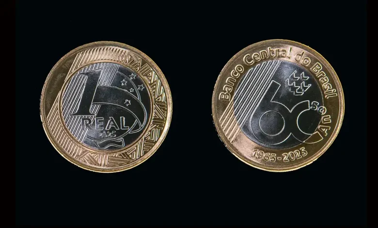 Moeda de R$ 1 Comemora 60 Anos do Banco Central 1 Nova moeda de R$ 1 celebra 60 anos do Banco Central. Design especial, 23 milhões de unidades em circulação, permitindo que todos participem da comemoração!