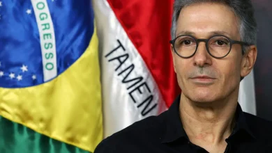 Governador de Minas Gerais, Romeu Zema, propõe saída do Brasil do Brics, criticando alinhamento com regimes autoritários e falta de integração econômica. Zema defende a entrada do Brasil na OCDE, buscando fortalecer laços com democracias ocidentais.