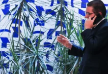 Hugo Motta completa seis meses à frente da Câmara em meio a aproximações com o STF, negociações com o governo Lula e desgaste com a oposição. Desafios como a polarização política e a disputa pelo apoio parlamentar se intensificam em direção às eleições de 2026.