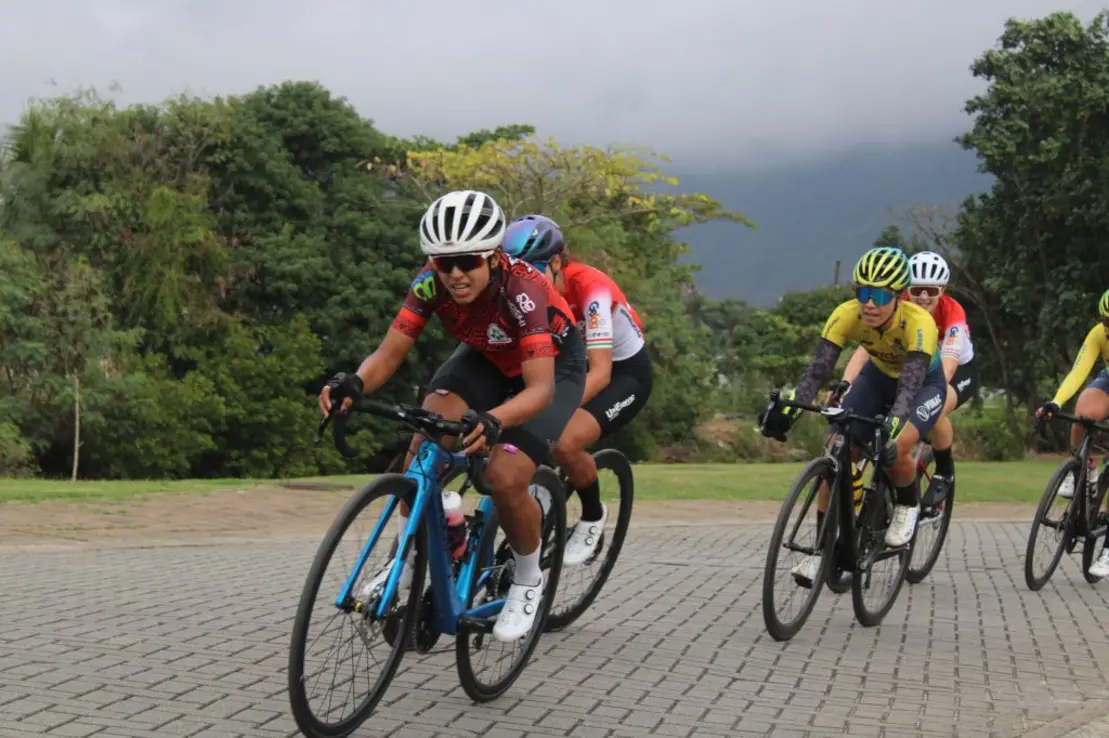 Competição estadual ultrapassa 15 mil atletas inscritos, demostrando sua crescente popularidade. Jogos Regionais geram emoção e rivalidade entre equipes, prometendo intensos e emocionantes encontros em São Bernardo, Lins, Ribeirão Preto e Ourinhos.