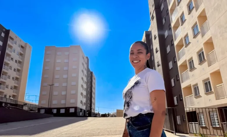 Caravana 3D-SP entrega moradias e regulariza terras em Boituva, consolidando investimento na região e empoderando famílias com o sonho da casa própria. A iniciativa promove o acesso à moradia de qualidade e impulsiona o desenvolvimento social e econômico.