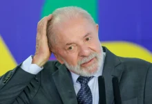 O presidente Lula enfrenta crise de confiança após rejeição de proposta de aumento do IOF no Congresso Nacional, revelando fragilidade da base parlamentar e implicações para a estabilidade do governo e economia do país.