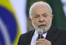 Presidente Lula critica decisão do governo Trump de revogar vistos de ministros do Supremo Tribunal Federal, considerando medida inaceitável e ameaça à independência do STF e ao sistema jurídico brasileiro.