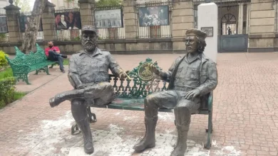 Remoção de estátuas de Fidel Castro e Che Guevara do Monumento ao Encontro no México, após falta de autorização e comunicação com o proprietário.