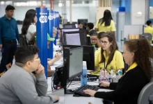 O Estado de São Paulo divulga cronograma especial para serviços públicos no feriado de 9 de julho, incluindo funcionamento reduzido em Poupatempo, Sabesp e hospitais, com exceção de trens e Metrô que terão funcionamento normal com horários reduzidos.