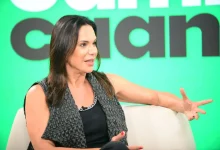Ex-jogadora da seleção feminina de vôlei, Virna Dias compartilha sua opinião sobre o choque geracional no esporte, destacando a importância da técnica e do treinador para o sucesso das atuais jogadoras.