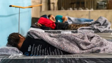 O Governo de São Paulo cria um espaço emergencial para abrigar milhares de pessoas desabrigadas e vulneráveis ao clima adverso, oferecendo serviços essenciais para garantir a sobrevivência e o bem-estar.