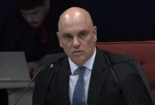 Decisão dos EUA incluir Alexandre de Moraes na Lei Magnitsky causa polêmica no Brasil. Aliados de Bolsonaro celebram a medida como vitória contra abusos de autoridade, enquanto a oposição critica a decisão.