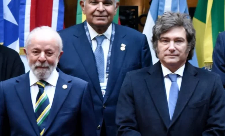 Importações brasileiras para a Argentina crescem 55,4% no primeiro semestre de 2025, atingindo US$ 9,12 bilhões. O aumento ocorre em meio à ameaça de tarifa de 50% sobre produtos brasileiros pelos EUA.