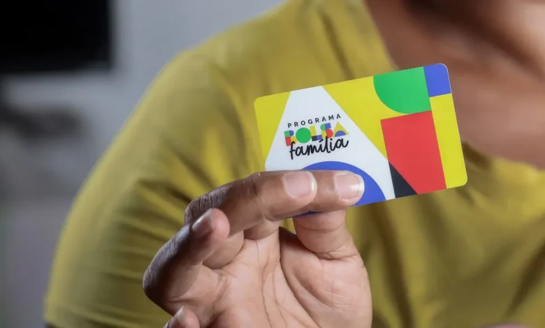 Calendário de Pagamento do Bolsa Família 1 Calendário de pagamento do Bolsa Família: saiba quando receber o benefício e atualize seu cadastro no CadÚnico para não perder os benefícios, que ajudam a suprir necessidades básicas para cerca de 7 milhões de famílias.
