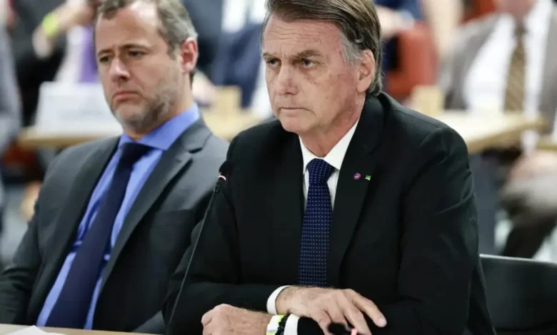O processo de interrogatório no STF pode dar um fim ao caso do ex-presidente Jair Bolsonaro, mas a falta de provas e contradições recorrentes devem pautar as alegações finais da defesa, tornando difícil para o tribunal emitir um veredito definitivo.