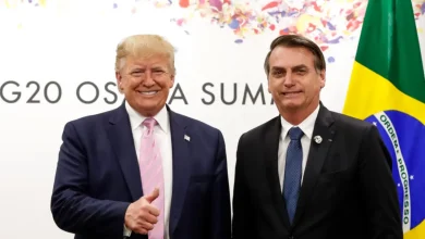 Trump reitera apoio a Bolsonaro em conversa sobre tarifas, mostrando profunda afinidade política e ideológica entre os líderes americanos e brasileiros, que se reflete na cooperação entre os EUA e o Brasil.