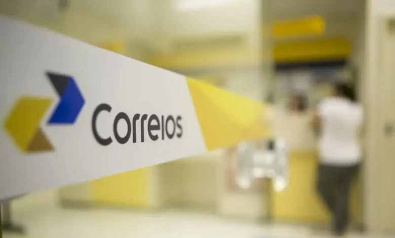Certidão para Correios apesar de dívidas de R$ 1,3 bilhão, surpreende e questiona. Measure to regularize fiscal situation, but not enough to solve financial problems, which require joint effort to find permanent solution through debt restructuring and revenue growth.