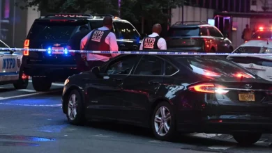 Tiroteio fatal em Manhattan: atirador visava sede da NFL, 4 mortos incluindo policial. Investigações apontam para nota do agressor aludindo à encefalopatia traumática crônica.