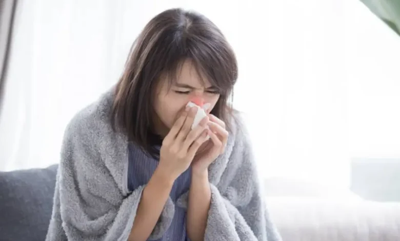 Prevenir infecções respiratórias no Brasil: dicas para manter a saúde em alta temporada de inverno, incluindo a importância da hidratação, evite ambientes fechados e lugares com concentração de pessoas, e se cuidar da saúde em geral.
