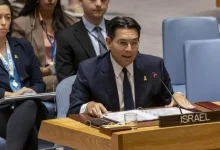 Israel restringe vistos à agência da ONU após ataques, alegando infiltração de membros do Hamas. Decisão causa controvérsia internacional, com países exigindo reversão da medida e expressando preocupação com o impacto na paz no Oriente Médio.
