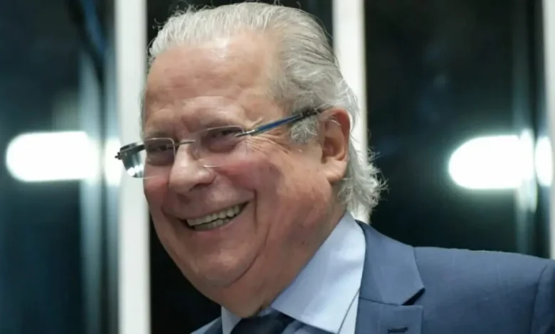 Dirceu acusa mercado financeiro brasileiro de alinhamento com Trump e ameaça à soberania nacional 1 José Dirceu acusa setores do mercado financeiro brasileiro de alinhamento com Trump, ameaçando a soberania nacional e o governo Lula. Ele critica a postura dos investidores em relação às tensões diplomáticas com os EUA.