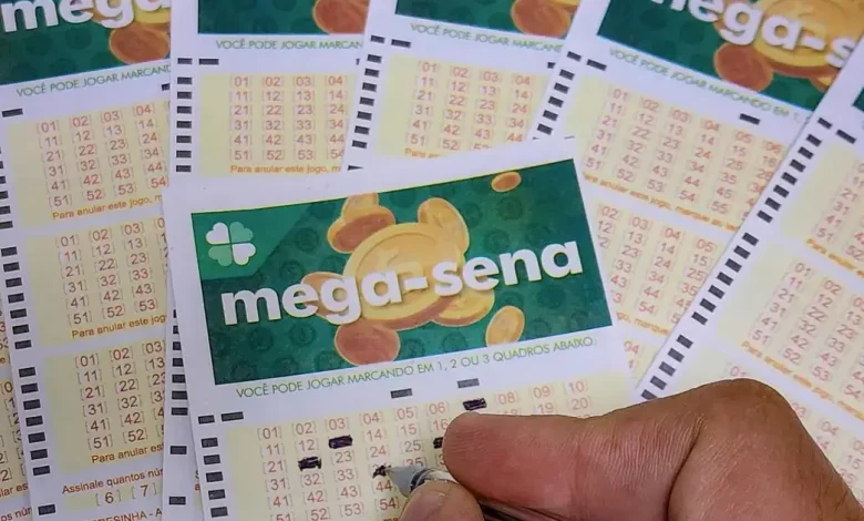 Mega-Sena acumula R$ 51 milhões! Última chance para jogar é até as 19h. Sorteio ao vivo definirá os vencedores. Boa sorte!