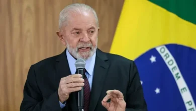 A auditoria ao cartão corporativo da Presidência da República revelou que 99,55% dos gastos estão classificados como "sigilosos", suscitando questionamentos sobre a gestão dos recursos públicos e a falta de transparência.