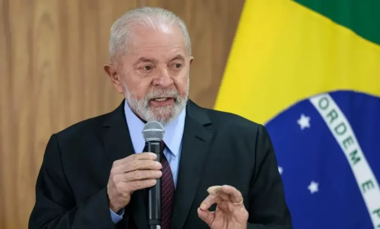 A auditoria ao cartão corporativo da Presidência da República revelou que 99,55% dos gastos estão classificados como "sigilosos", suscitando questionamentos sobre a gestão dos recursos públicos e a falta de transparência.